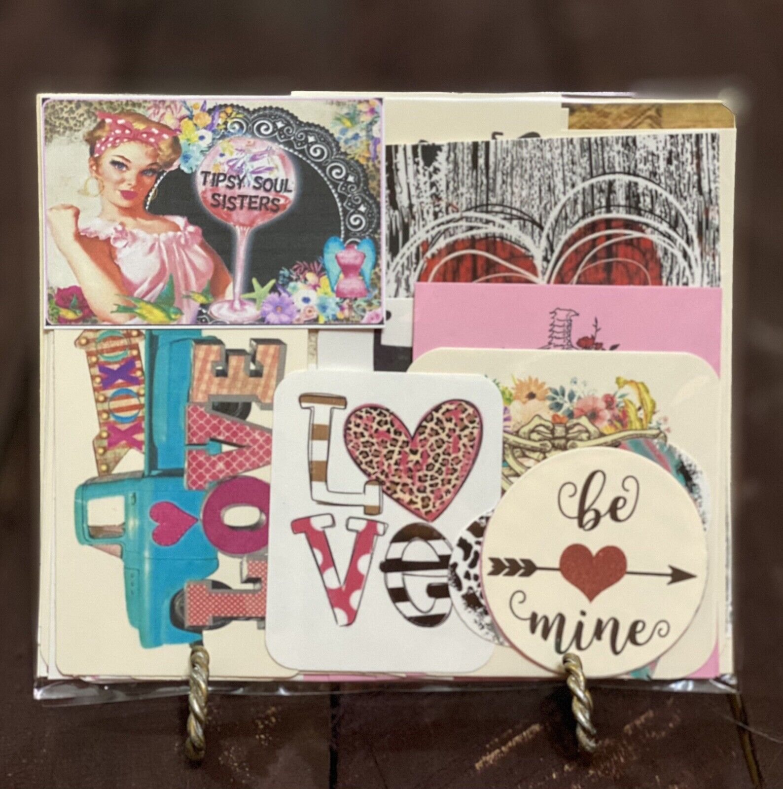 Valentine’s Day Collection Of 60 Junk Journal Inspiring & Sassy Saying Or Images