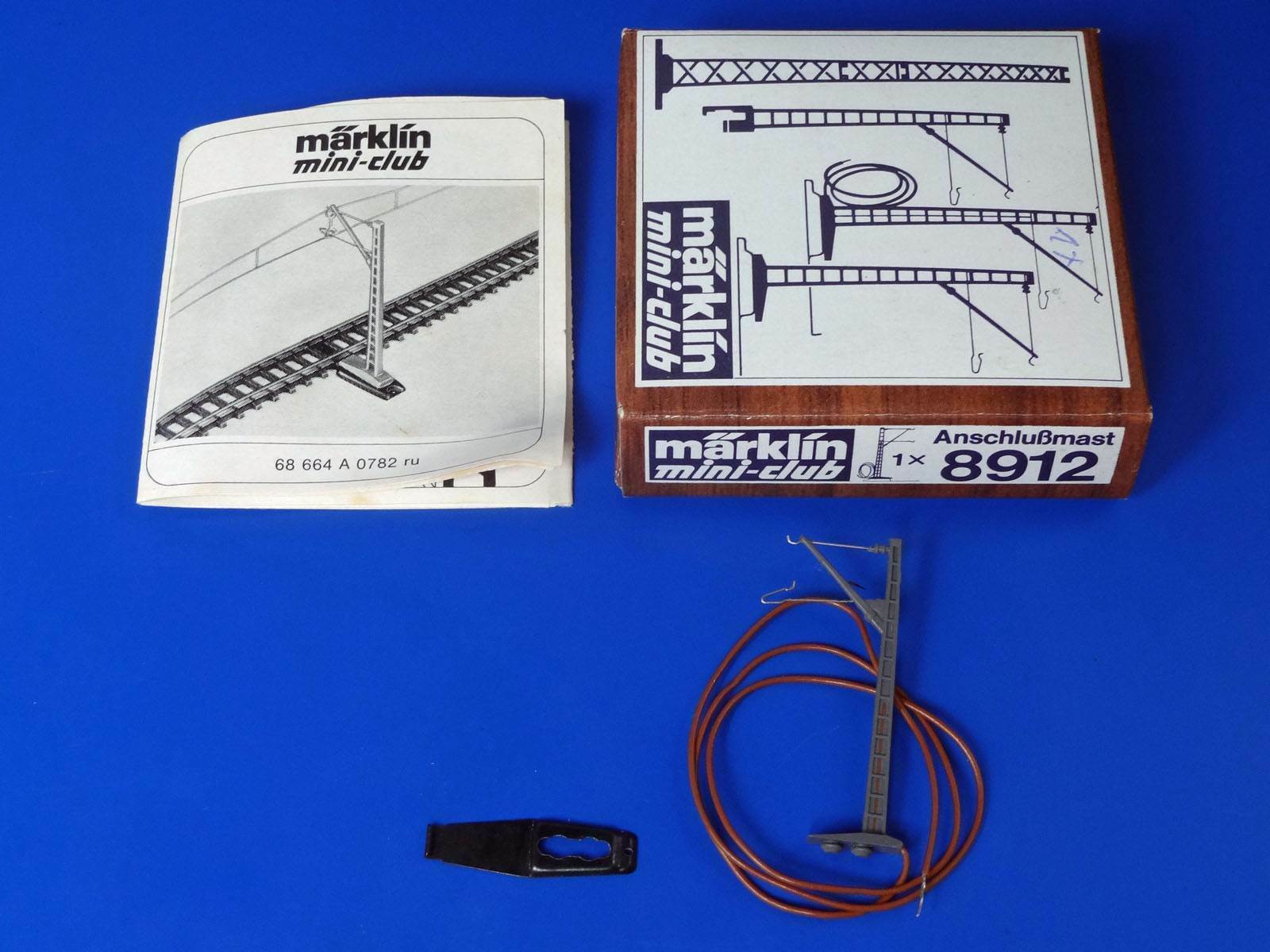 Marklin Z - 8912 - Catenary Feeder Mast + Description - Mini-club / Box - New