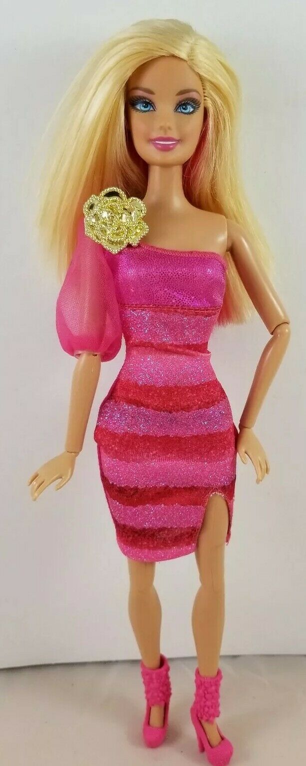 Barbie Doll Blonde W / Pink Hair Fashionistas Jointed Articulated With Fashion